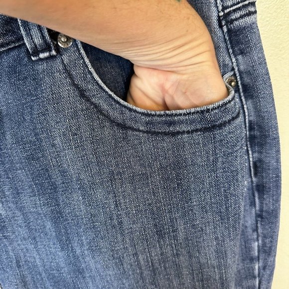 Baccini Jeans Womens 12 Jeans Bootcut Denim Pants Ladies Medium Wash Blue New - Picture 3 of 8